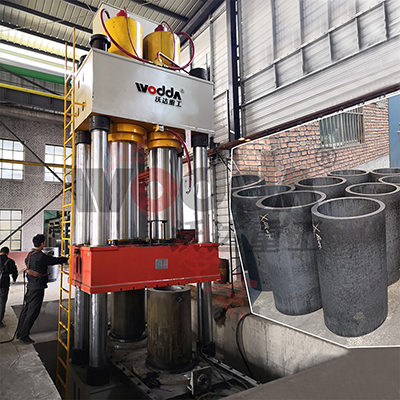 石墨坩埚液压机1500吨双工位碳素坩埚成型设备