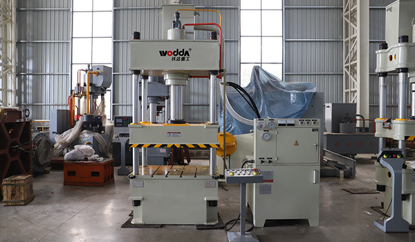 YQ32-100吨三粱四柱液压机操作规程