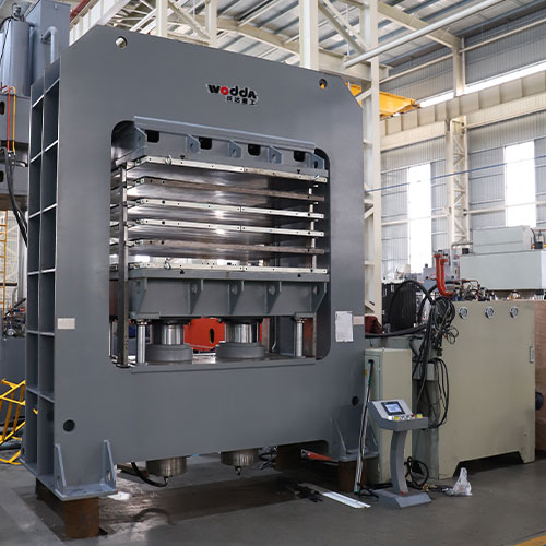 龙门式环氧板生产设备_400吨复合板材多层热压机