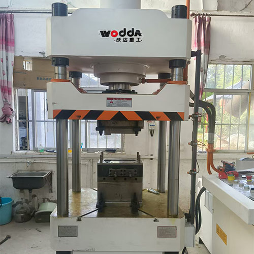 160吨铁路高温绝缘配件模压液压机