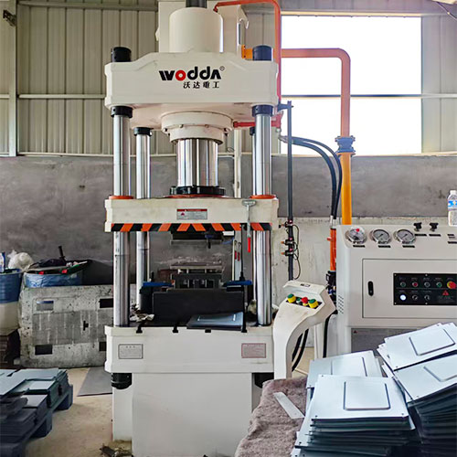 200吨电箱配件成型液压机