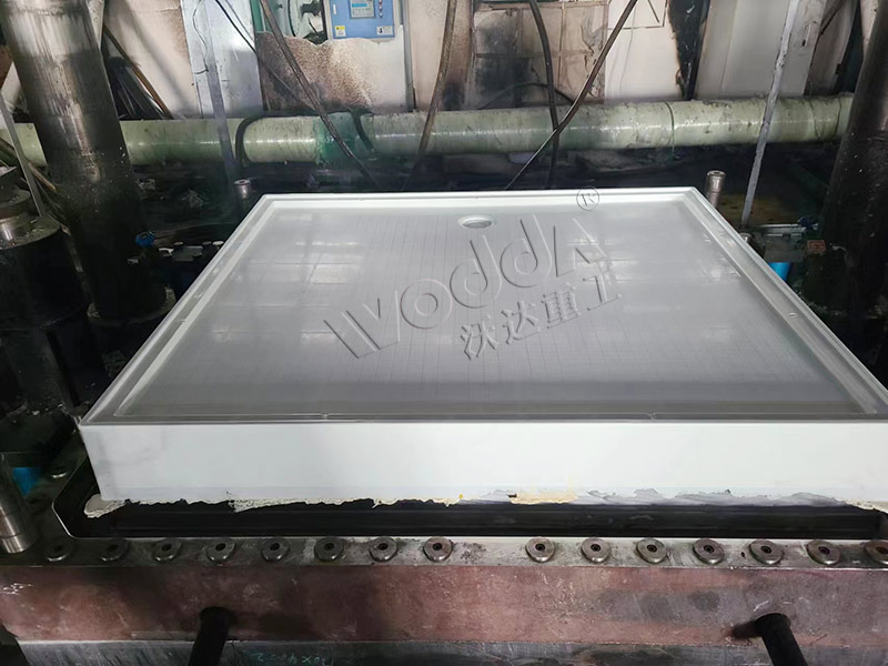 2000吨玻璃钢淋浴房底座成型液压机
