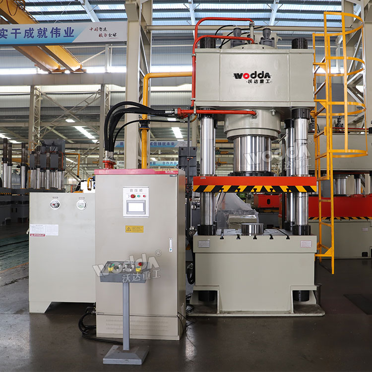 800吨四柱液压机