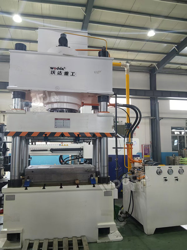 630吨四柱液压机