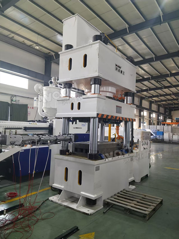 630吨复合材料成型液压机