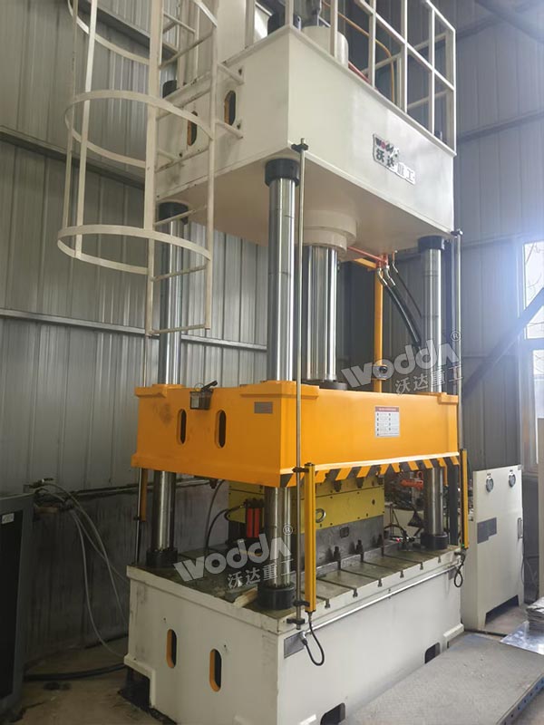 315吨复合材料成型液压机