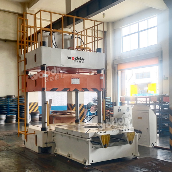 120吨轮胎模具试验机