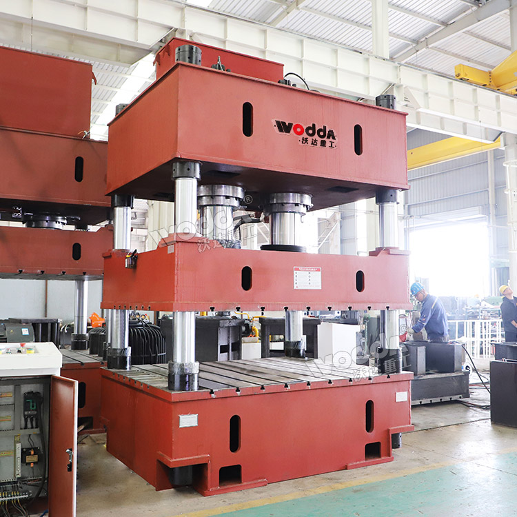 500吨四柱油压机