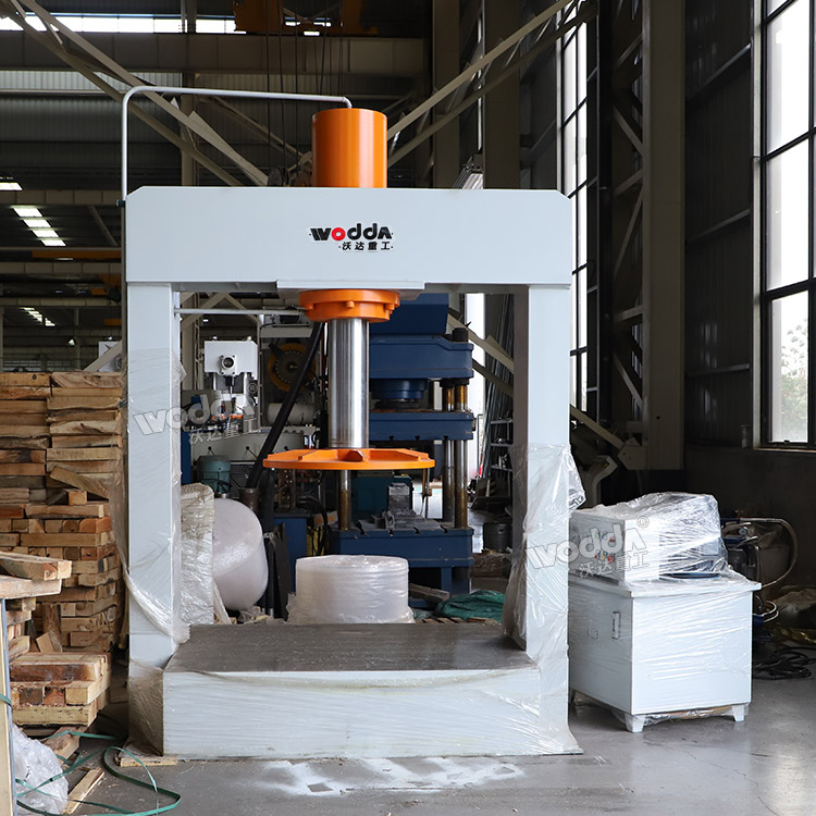 200吨实心轮胎压装机