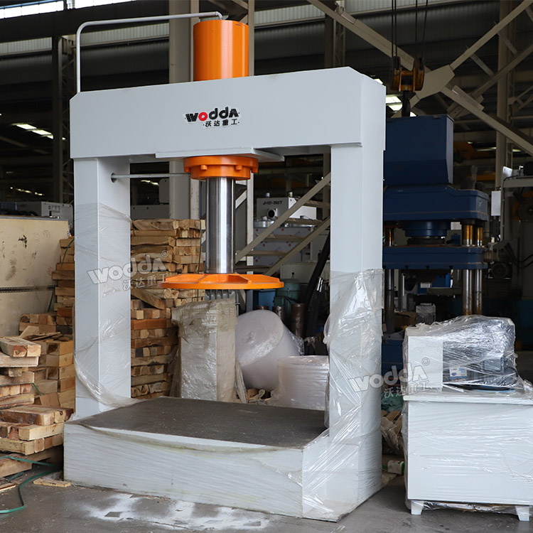 200吨龙门液压机