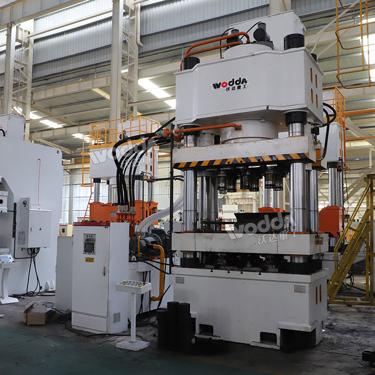 800吨四柱液压机