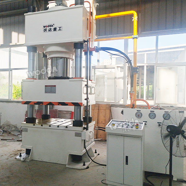 630吨四柱液压机