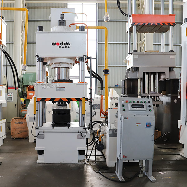 315吨四柱液压机