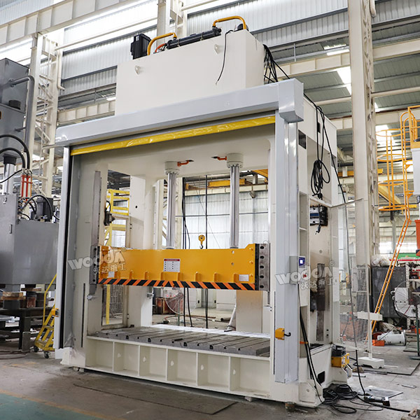 100吨汽车内饰件成型液压机