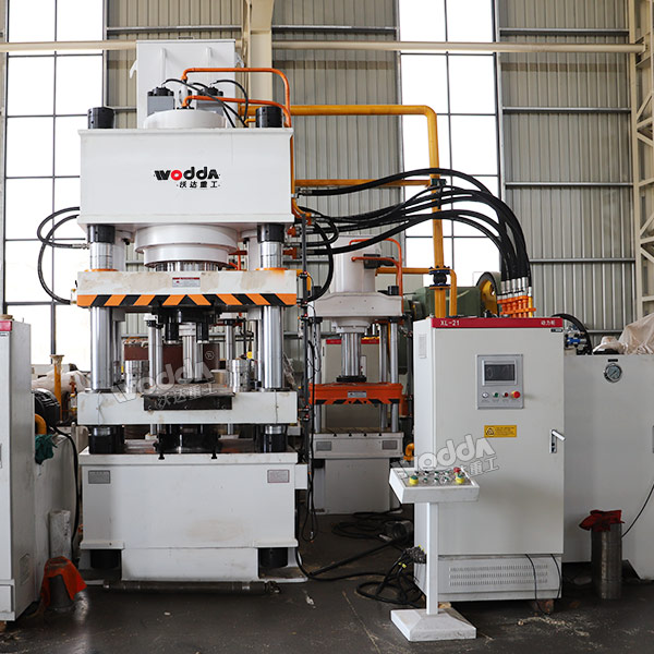 500吨木屑压饼成型液压机