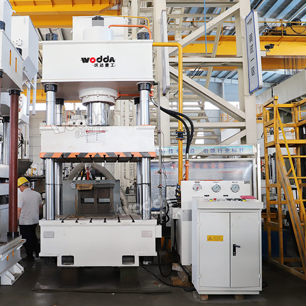 315吨四柱液压机