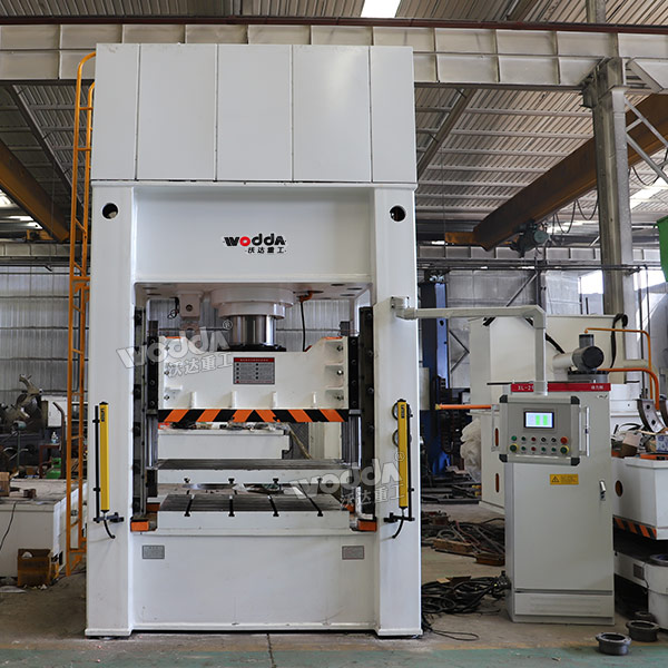 315吨框架式液压机