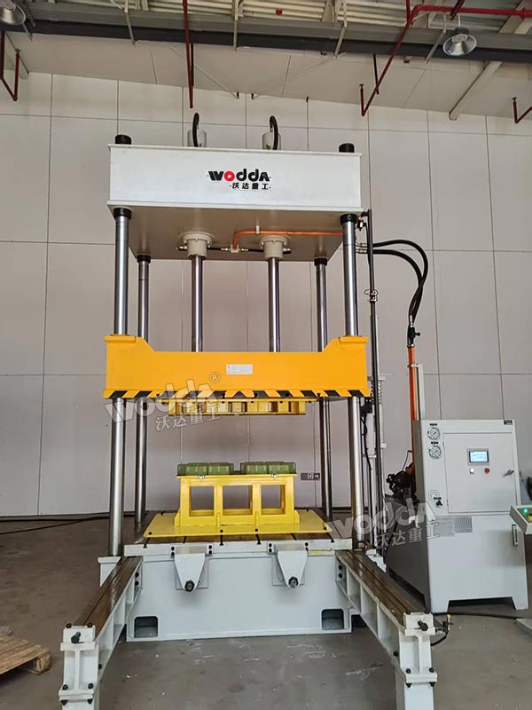 80吨四柱液压机