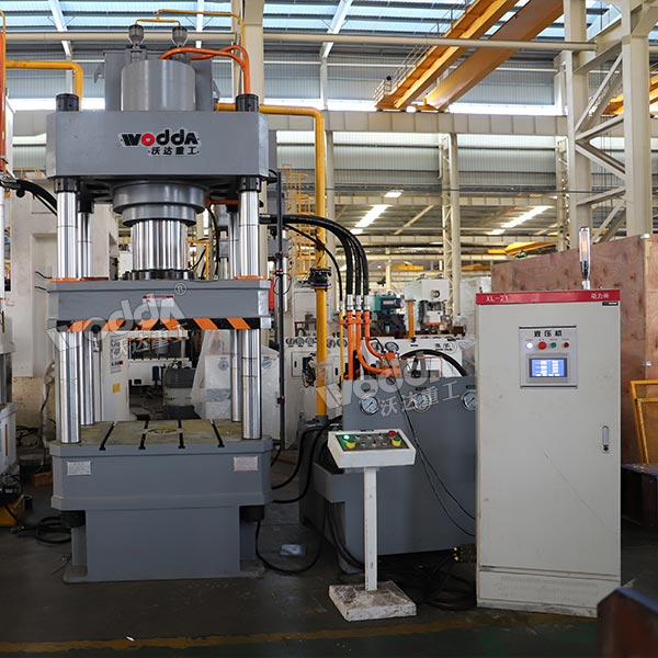 315吨四柱液压机