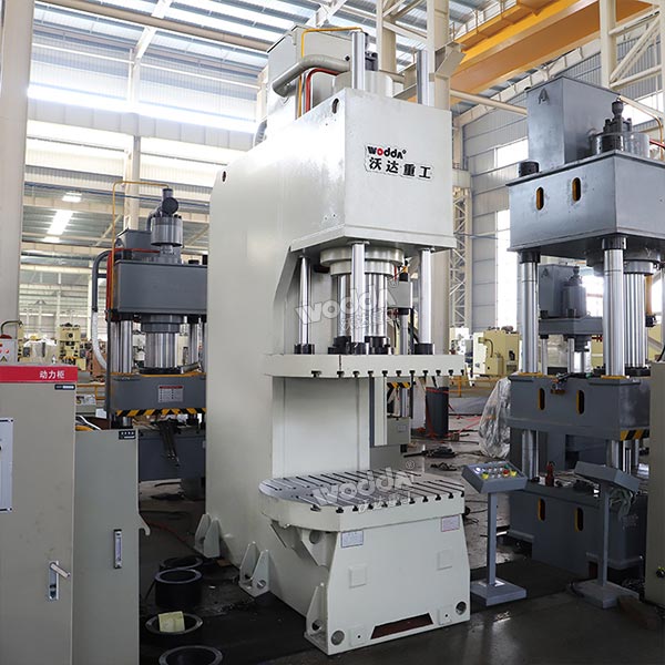 250吨单柱液压机