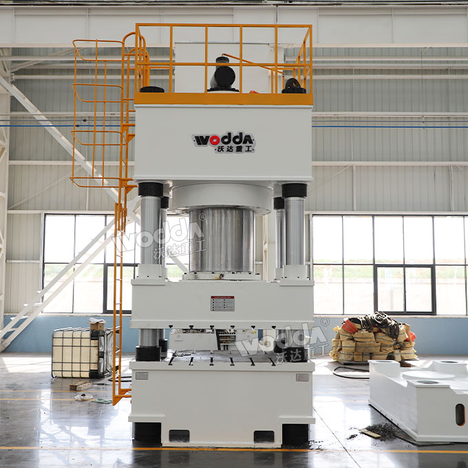 1600吨摩擦材料成型液压机