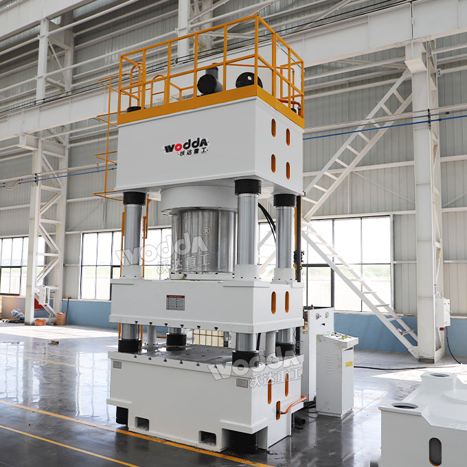 1600吨四柱液压机