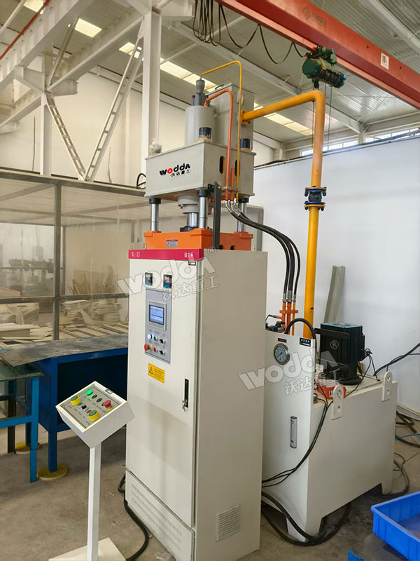 100吨伺服液压机