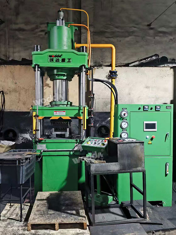 200吨石墨密封圈成型液压机