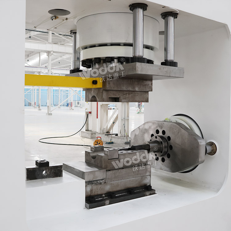 汽车凸轮轴锻造液压机细节