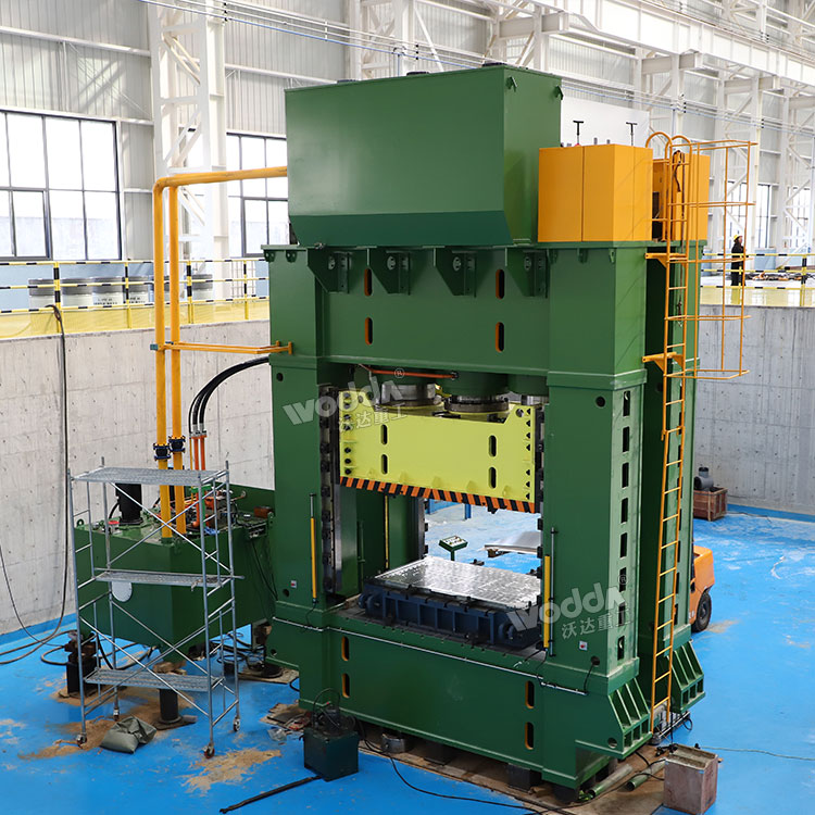 3000吨框架式液压机车间调试