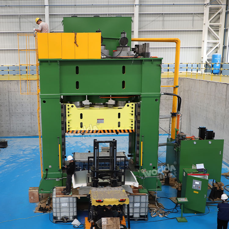 3000吨框架式液压机