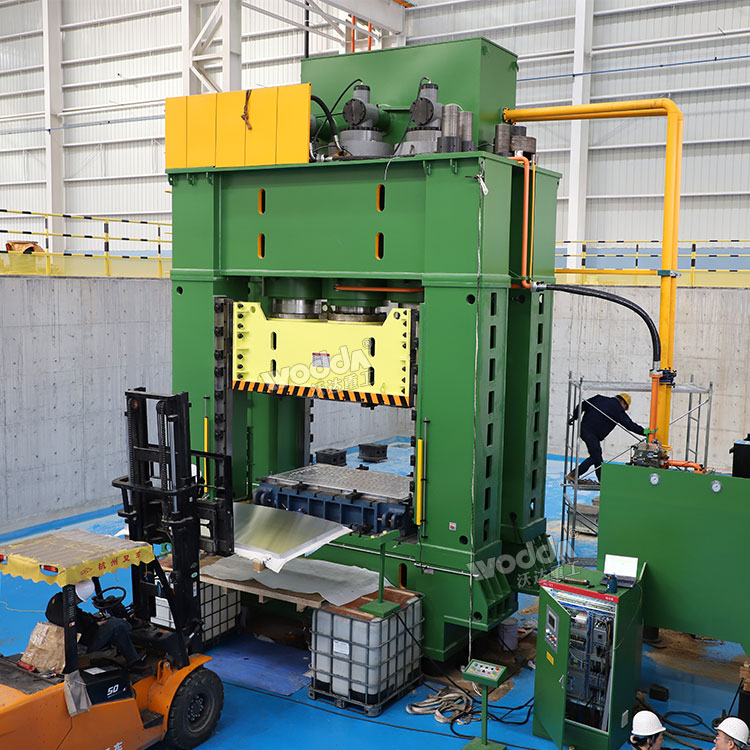 3000吨汽车液冷板成型液压机