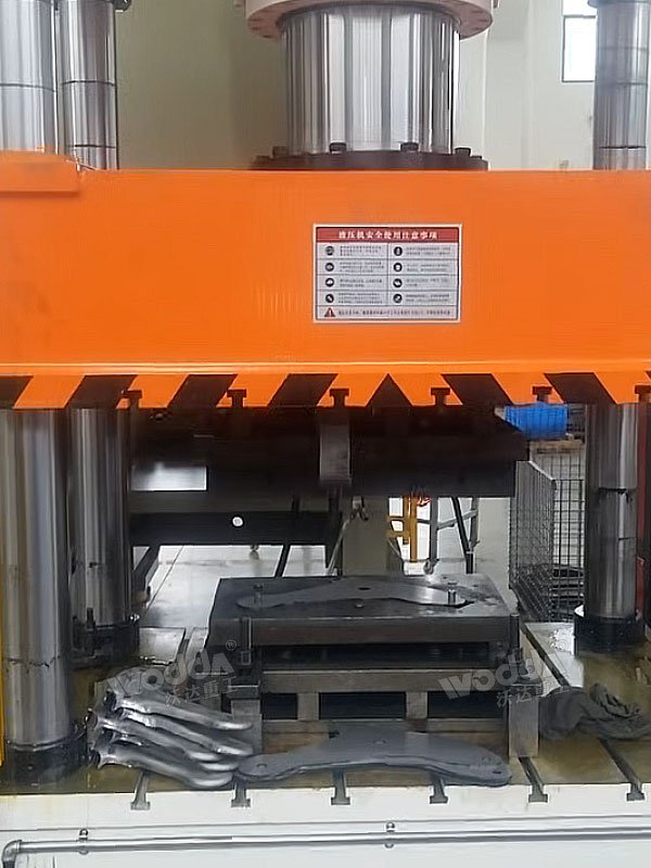 汽车配件冲压件