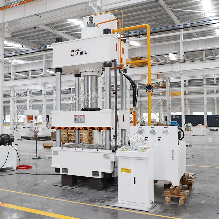 315吨四柱三梁液压机