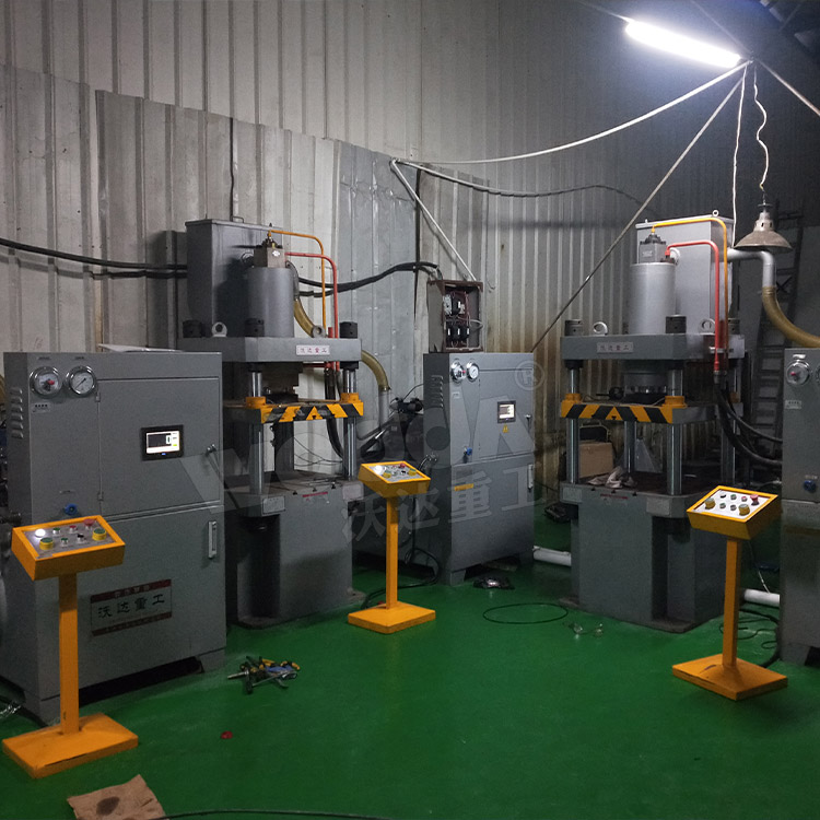 100吨四柱液压机