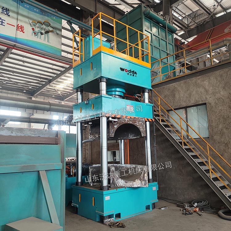 630吨四柱液压机 630吨四柱液压机