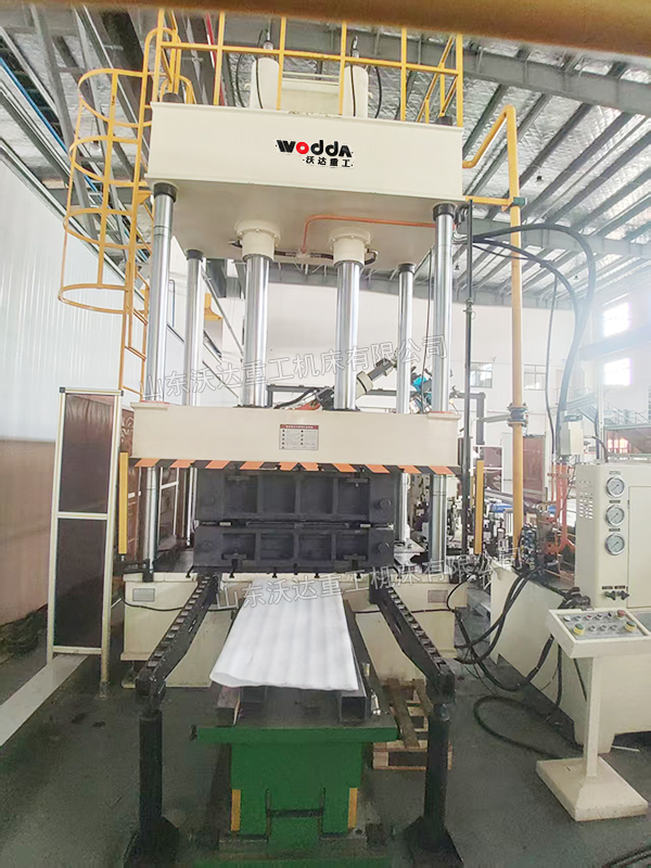 200吨四柱液压机带移动工作台 200吨四柱液压机带移动工作台