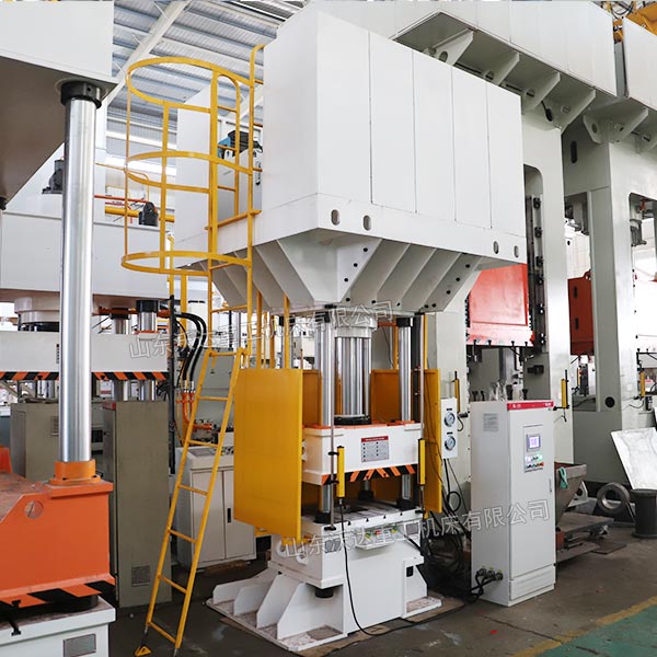 200吨四柱液压机车间调试 200吨四柱液压机车间调试