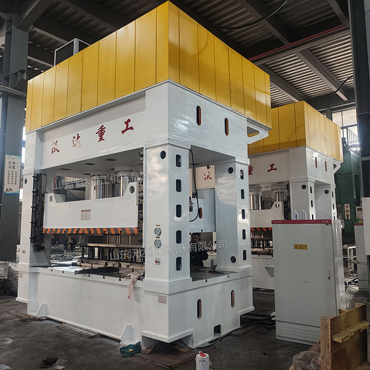 630吨框架式液压机 630吨框架式液压机