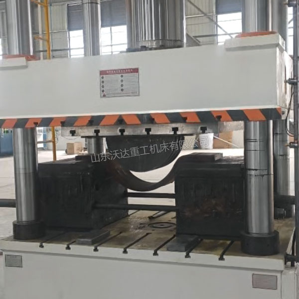 500吨管道抱箍冲压液压机