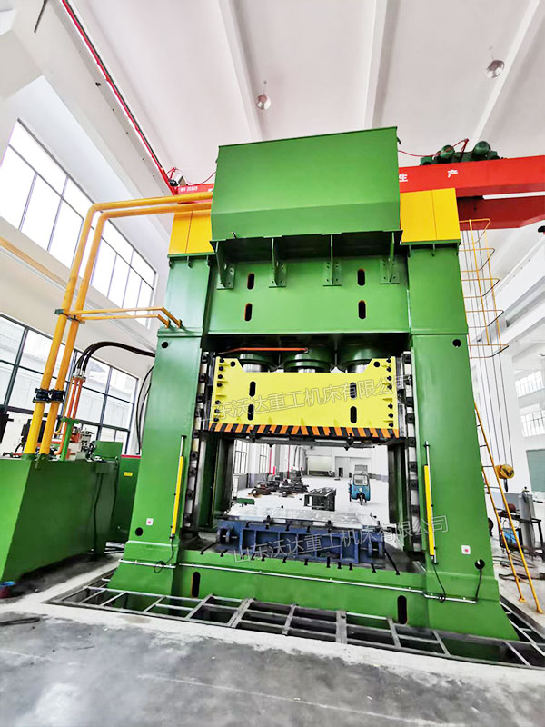 3000吨框架式液压机现场试机 3000吨框架式液压机现场试机