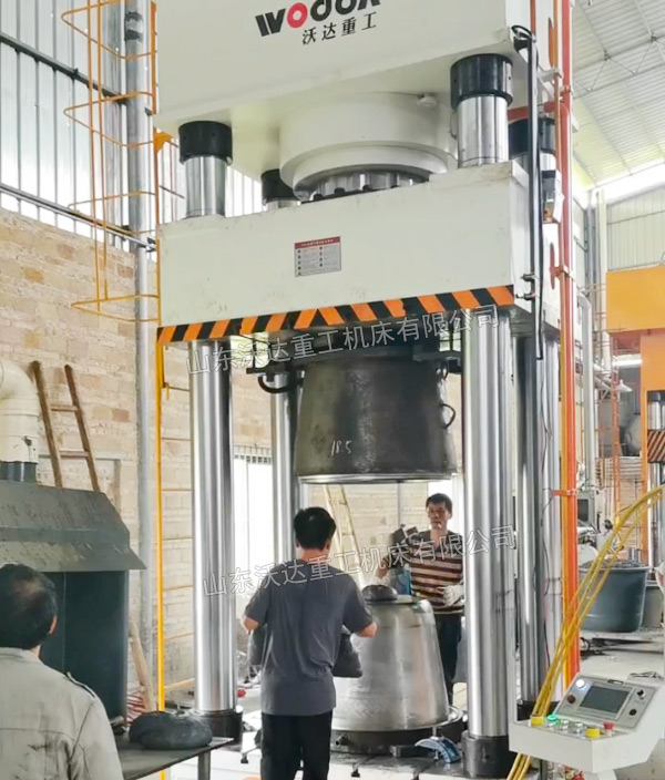 1200吨四柱液压机模压塑料水缸成型 1200吨四柱液压机模压塑料水缸成型