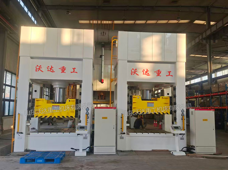 500吨框架式液压机现场 500吨框架式液压机现场