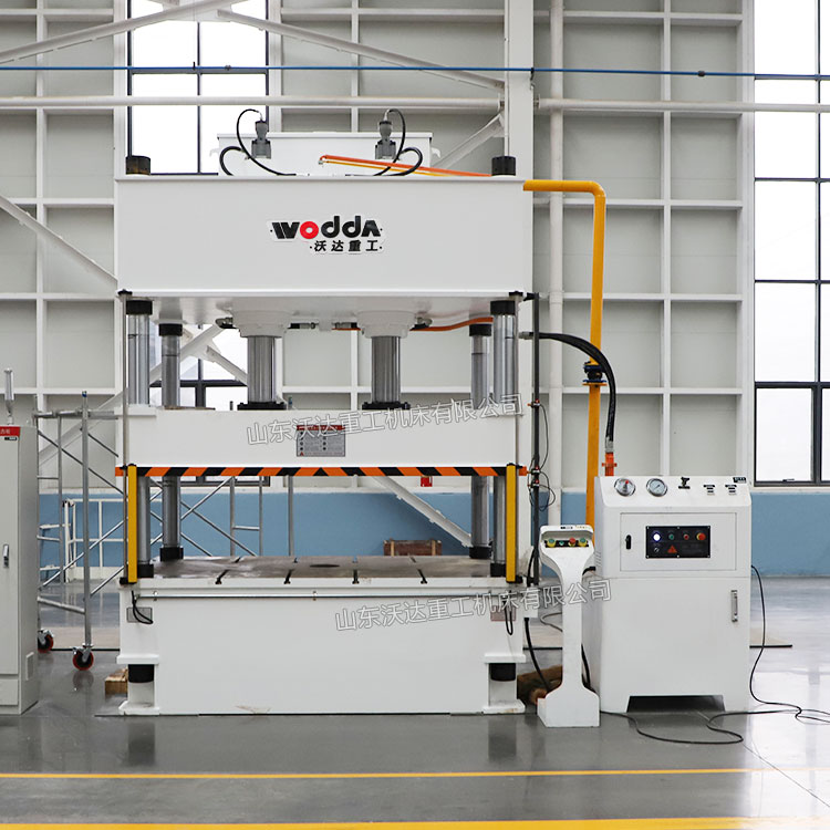 200吨四柱液压机