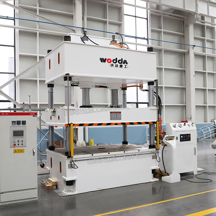 200吨四柱液压机