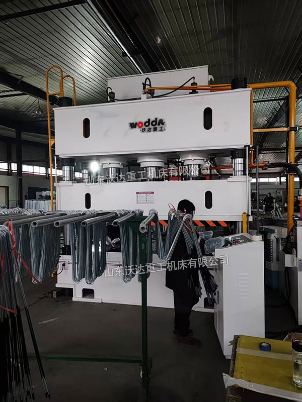 500吨冷链铝管校平液压机