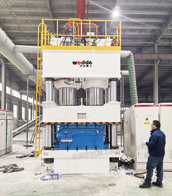 1600吨塑料托盘液压机现场