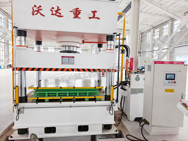 400吨金属成型液压机调试完成