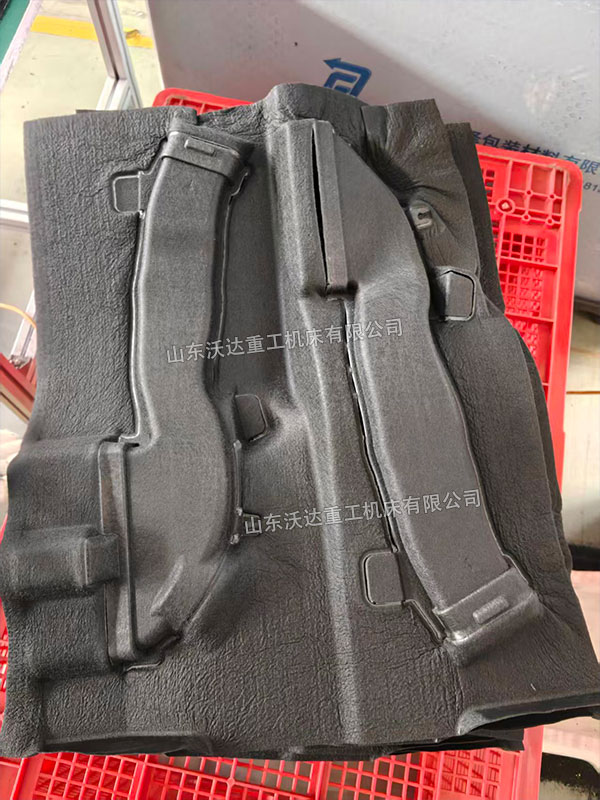 热压汽车除霜通风管成型