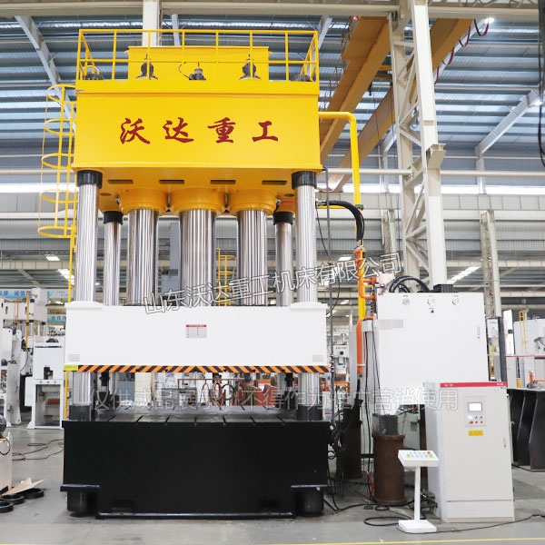 2000吨四柱液压机车间实物 2000吨四柱液压机车间实物